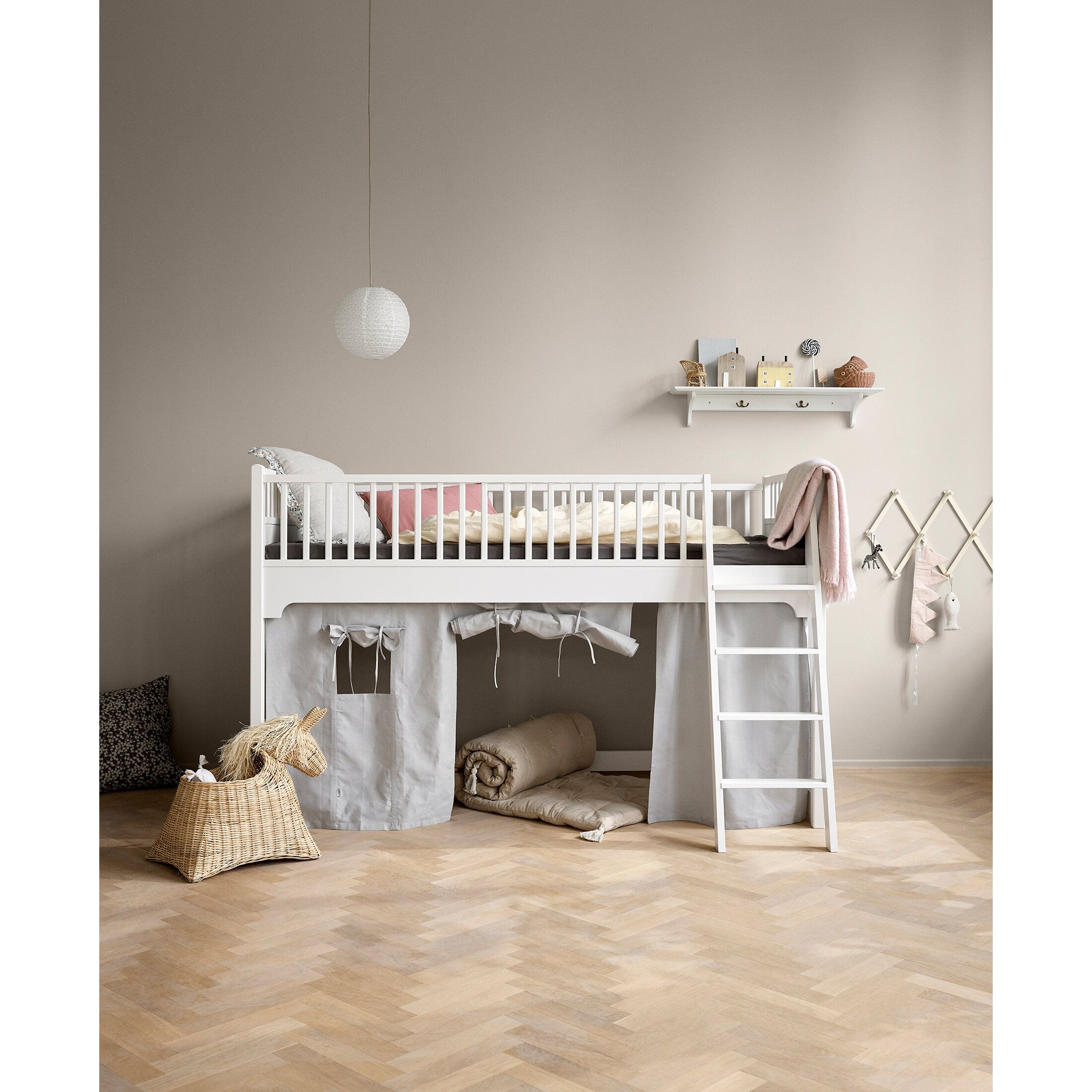 white-OF_021213_03 Seaside Classic Mid-sleeper Μονό κρεβάτι με προστατευτικό κάγκελο - Image 1