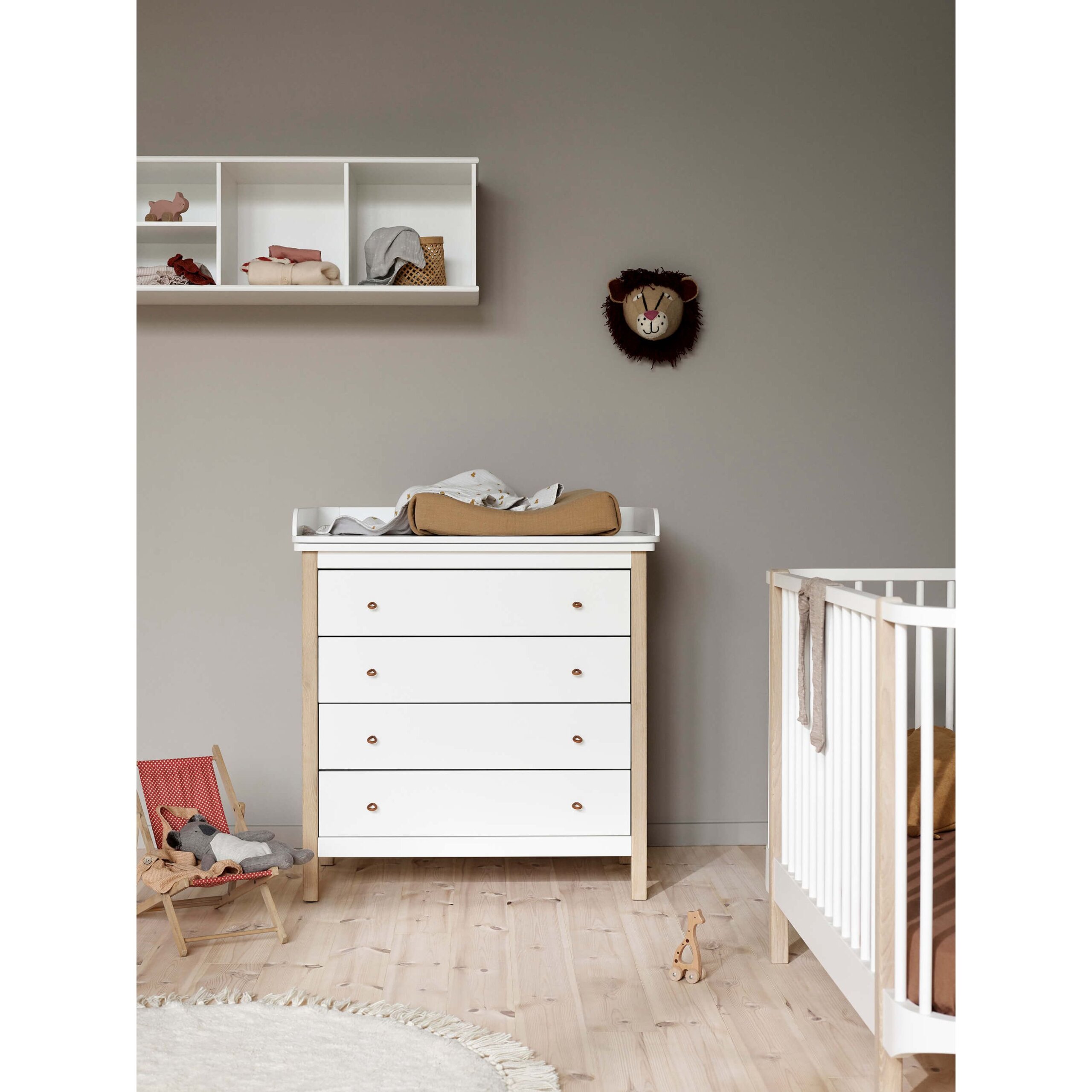 white-Wood_nursery_dresser_041314_041424_041324_041330